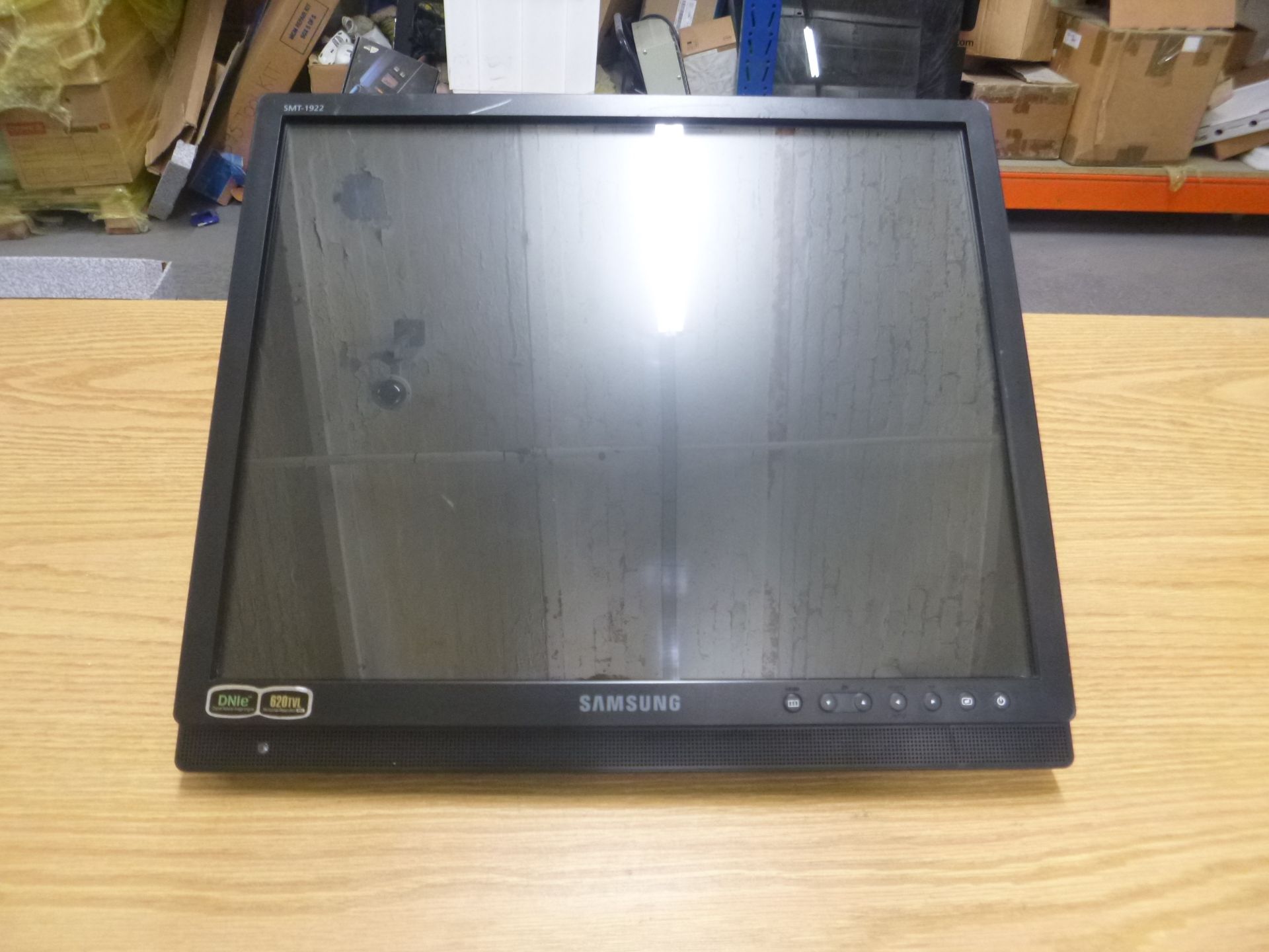 Samsung 19" Inch LED CCTV Security Monitor. Model SMT-1922P. BNC VIDEO IN & OUT, VGA PORT.
