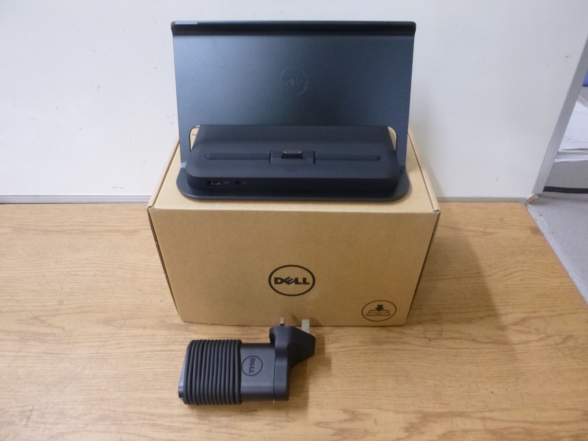 BOXED UNUSED Dell Venue 11 Pro Tablet Docking Station 5130 / 7130 / 7139 / 7140 / 7350. WITH PSU.