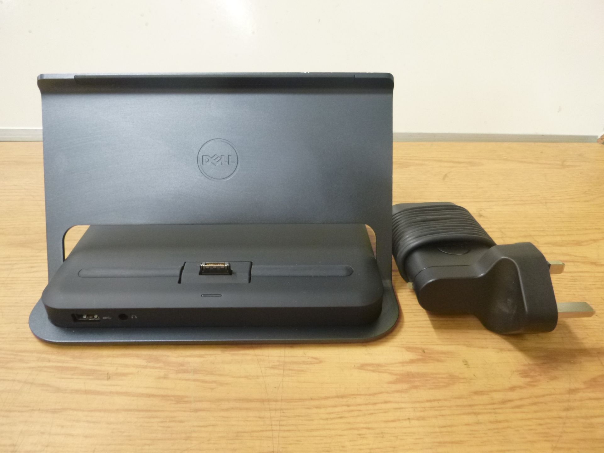 Dell Venue 11 Pro Tablet Docking Station 5130 / 7130 / 7139 / 7140 / 7350. WITH PSU.