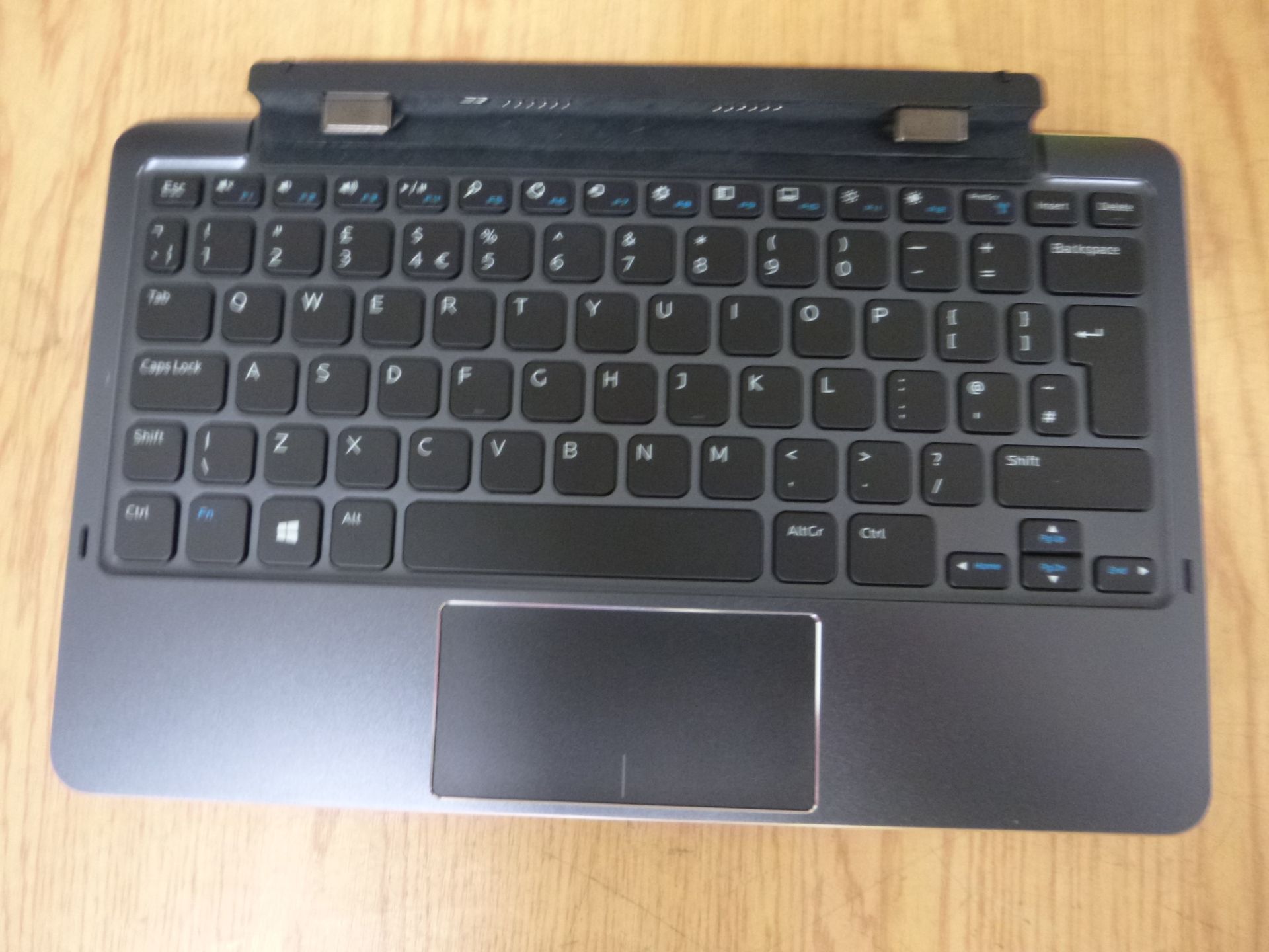 DELL MOBILE KEYBOARD FOR VENUE 11 PRO 5130 / 7130 / 7139 / 7140. BOXED. - Image 2 of 2