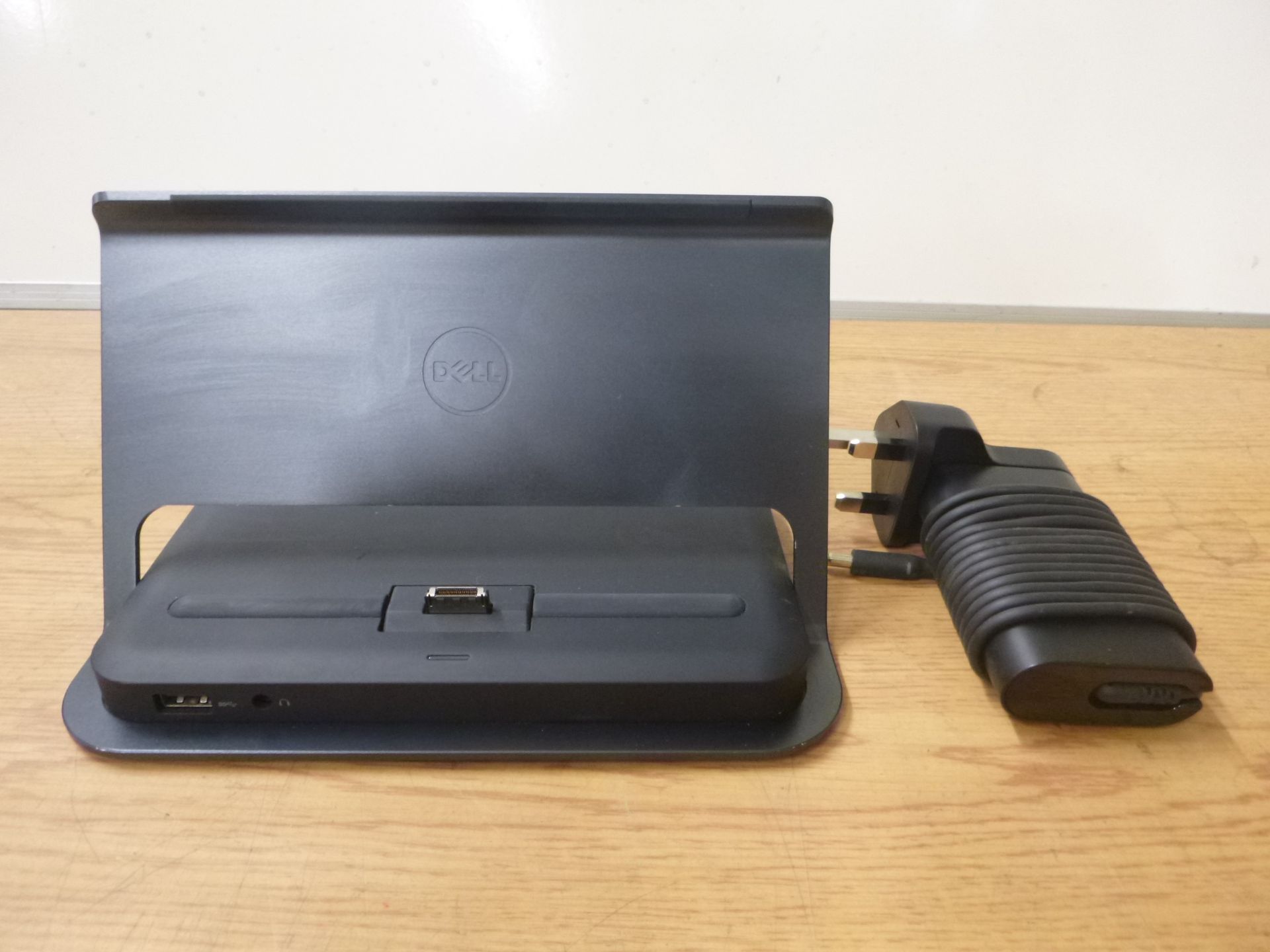 Dell Venue 11 Pro Tablet Docking Station 5130 / 7130 / 7139 / 7140 / 7350. WITH PSU.