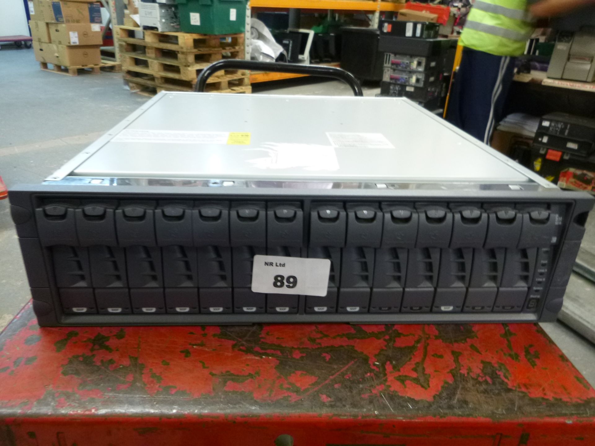 NetApp DS14Mk4 RA-1404 FC Drive Array Disk Shelf San NAS Storage. Complete with 14 caddies- BUT NO