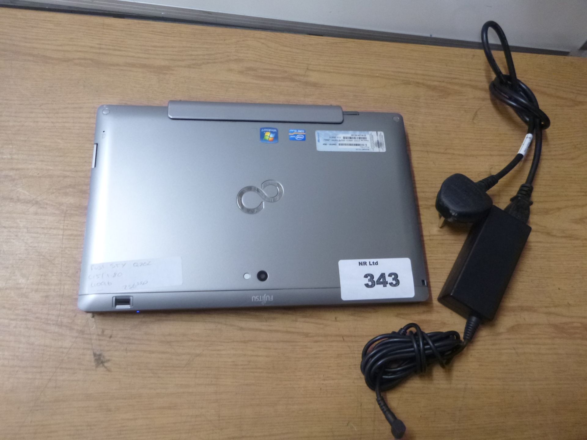 Fujitsu Stylistic Q702 Core i5 1.8GHZ, 4GB RAM, 256GB SSD DRIVE Tablet + Keyboard Dock & PSU - Image 2 of 2