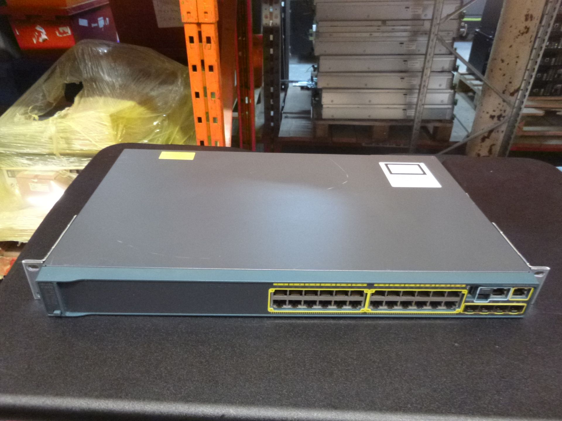 CISCO CATALYST 2960 S SERIES 24 PORT NETWORK SWITCH. MODEL WS-C2960S-24TS-L V05.