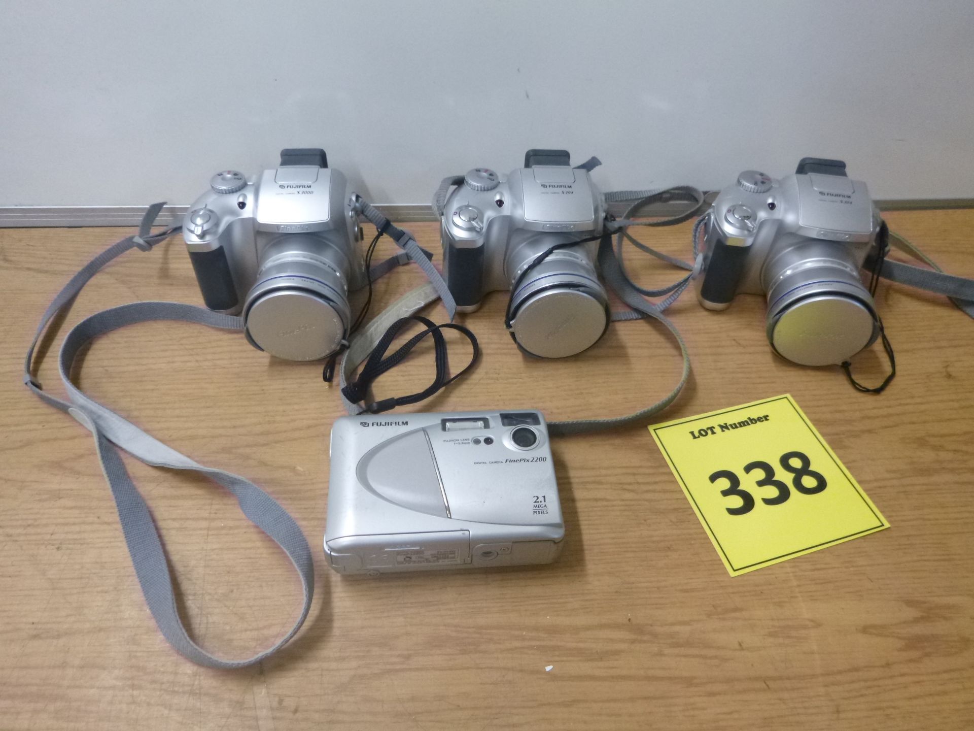 FUJIFILM. 4 X DIGITAL CAMERAS, (2 X FINEPIX S304, 1 X FINEPIX S3000 & 1 X FINEPIX 2200)