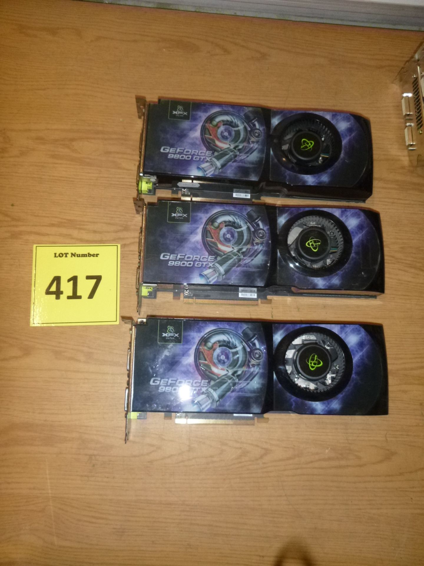 3 X GeForce 9800 GTX + 512 Mb