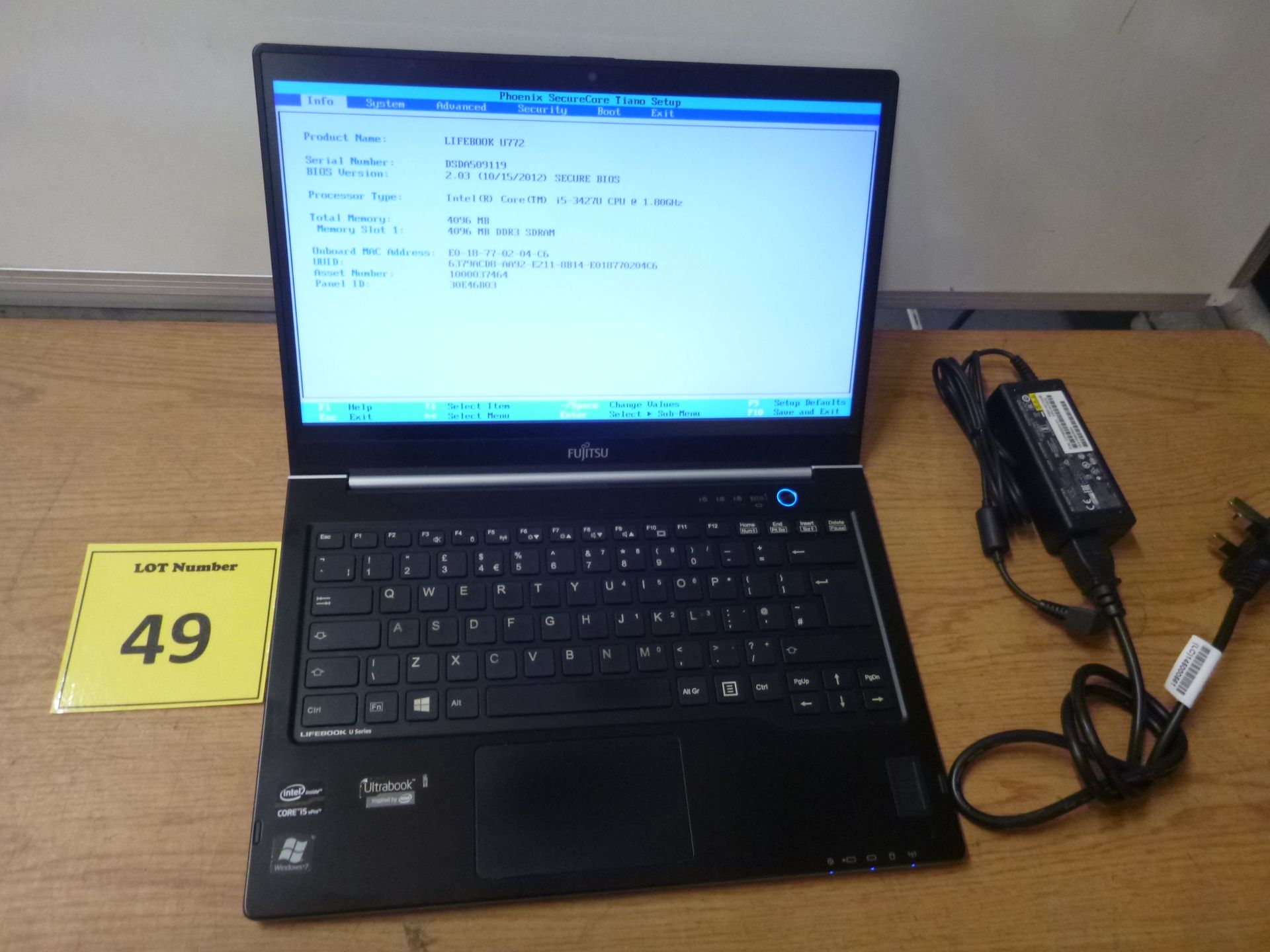 FUJITSU LIFEBOOK U772 CORE i5 LAPTOP. 1.8GHZ PROCESSOR, 4GB RAM. 32GB I-SSD cache & 240GB SOLID