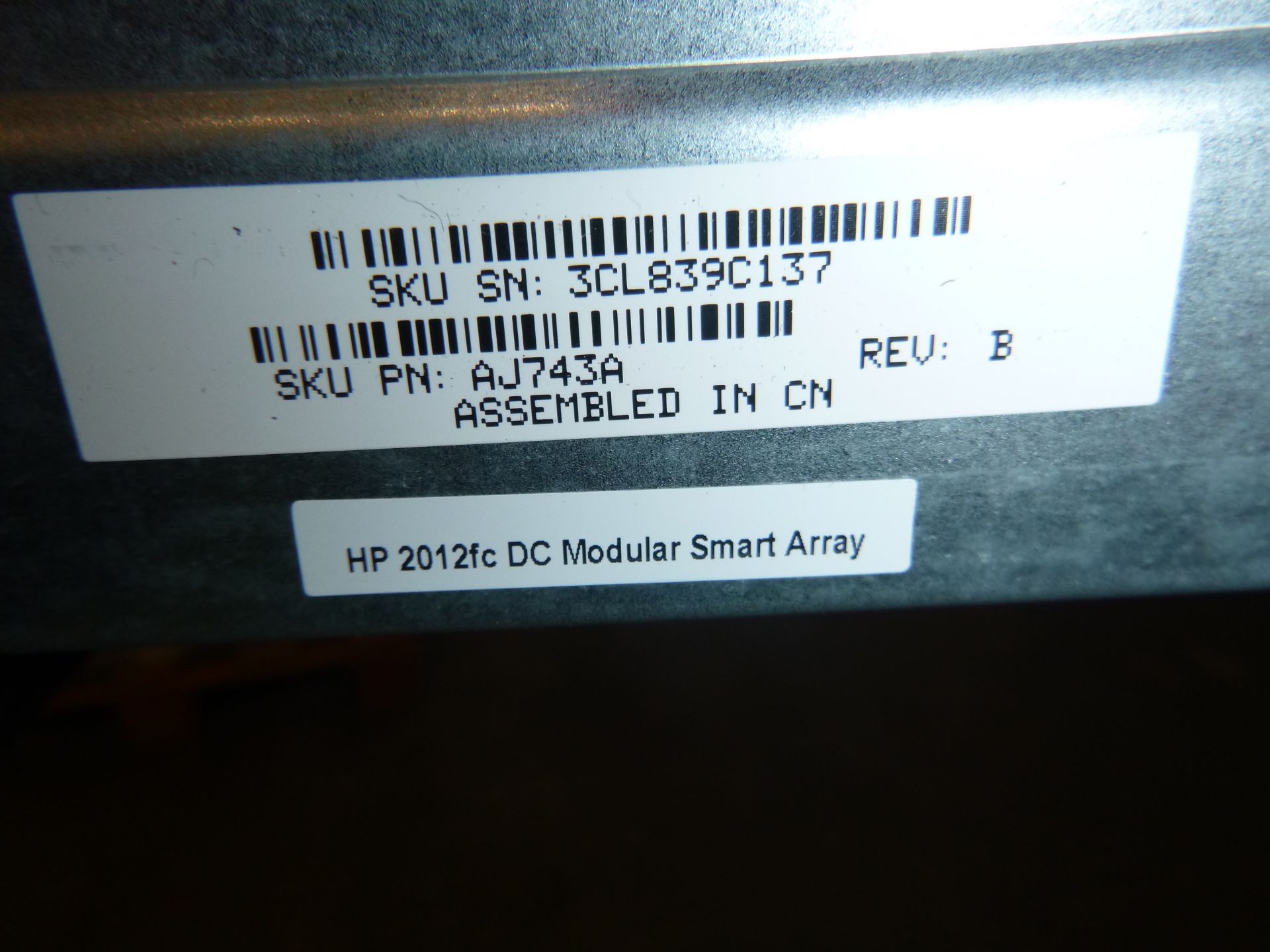 HP STORAGEWORKS 2112C MODULAR SMART HARD DRIVE ARRAY WITHOUT HARD DRIVES. THE HARD DRIVES HAVE ALL - Image 2 of 3