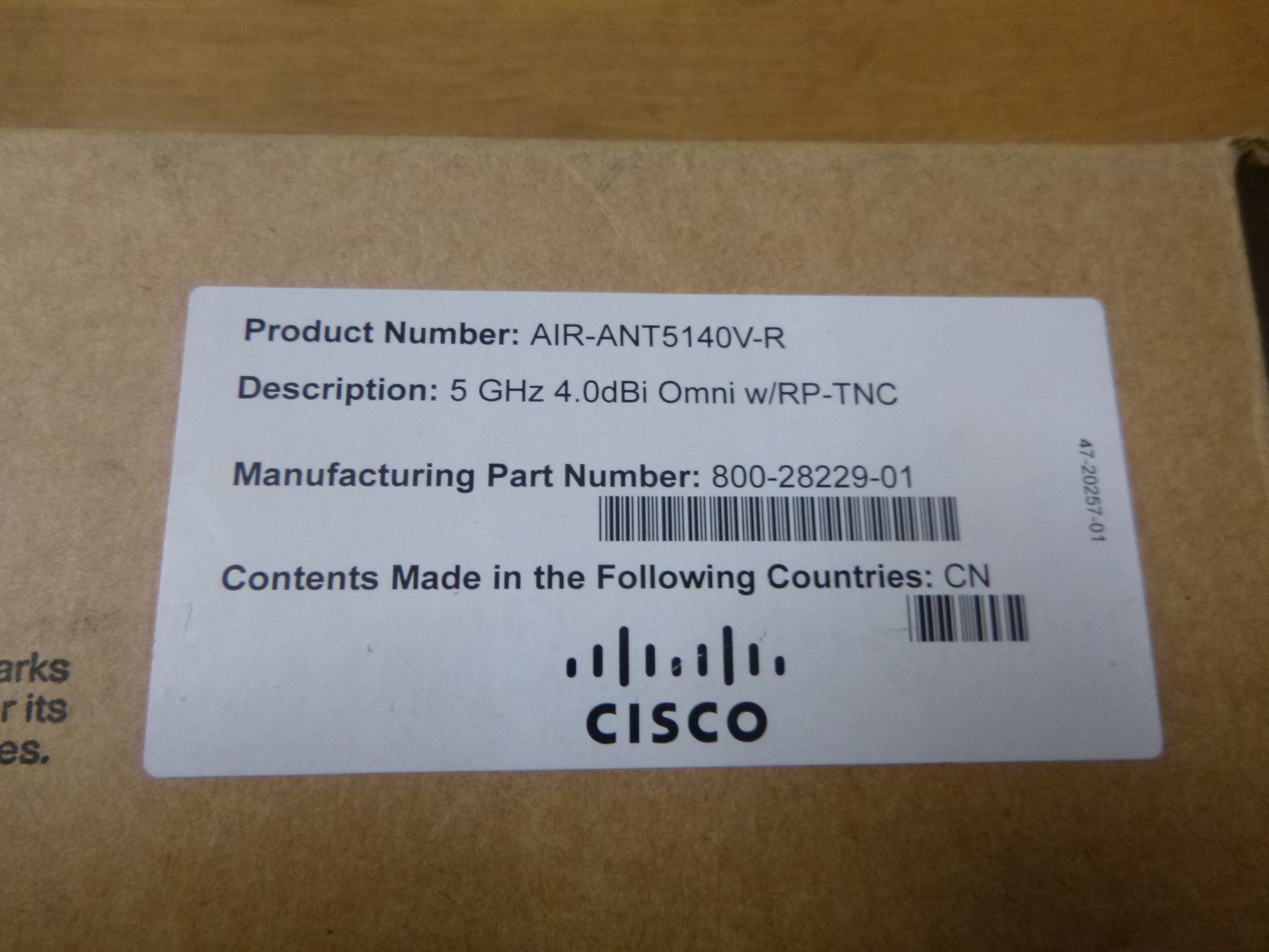 Cisco AIR-ANT5140V-R 5-GHz 4dBi Triple Omni Antenna W/ RP-TNC. NEW & BOXED. - Image 3 of 3