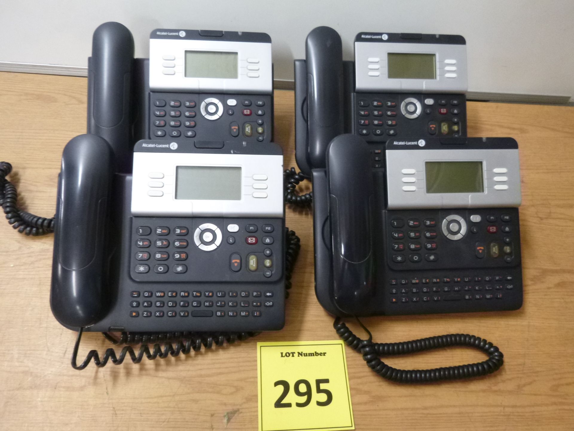 4 x Alcatel Lucent 4029 OMNI PCX Office Telephones inurban grey