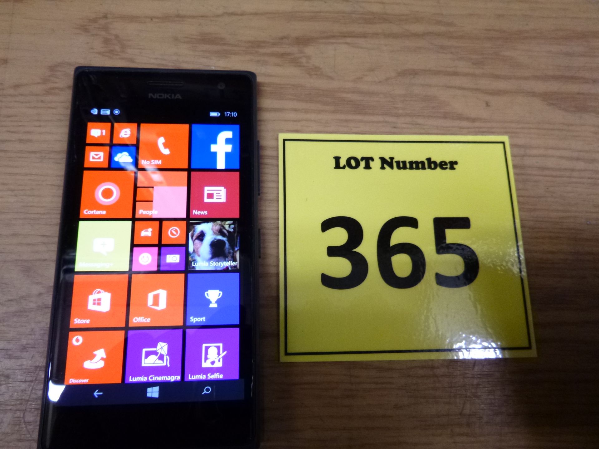 NOKIA LUMIA 735 8GB SMARTPHONE. UNLOCKED