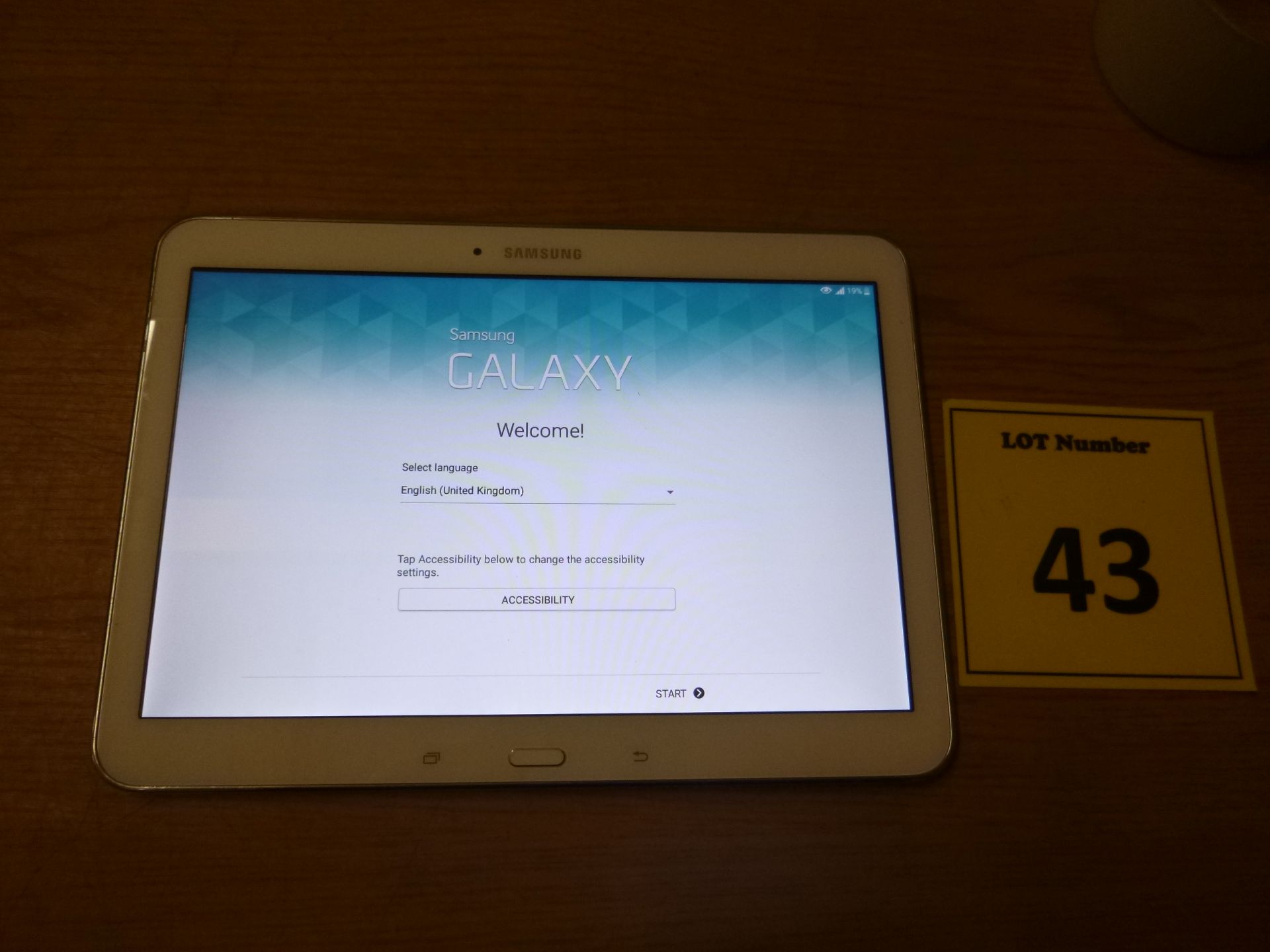 SAMSUNG GALAXY TAB 4 10.1" TABLET . 16GB MODEL SM-T535. WHITE