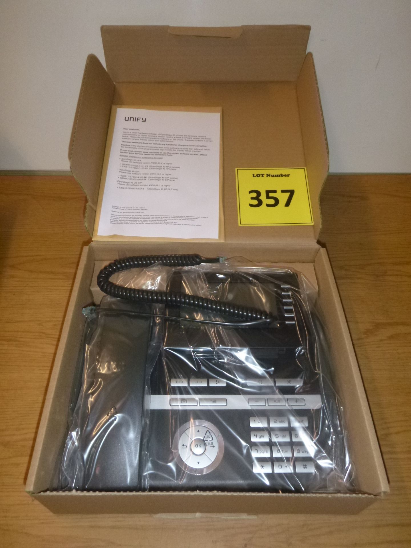 UNIFY OPENSTAGE 40 HFA TELEPHONE. LAVA. NEW & BOXED - Image 2 of 2