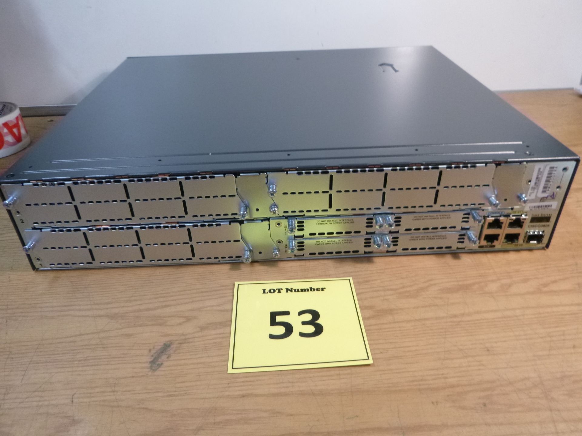 CISCO 3800 SERIES INTEGRATED SERVICES ROUTER MODEL 3825. IN UNMARKED AS NEW CONDITION. BOXED - Image 2 of 5