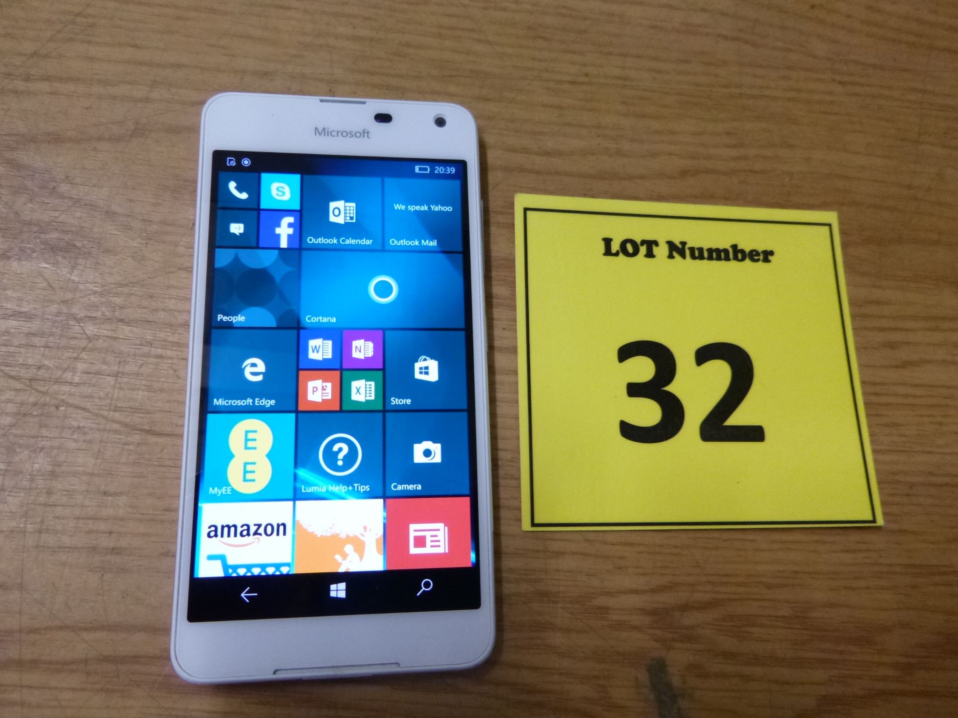 NOKIA LUMIA RM 1152 WHITE WINDOWS SMARTPHONE. LOCKED TO EE