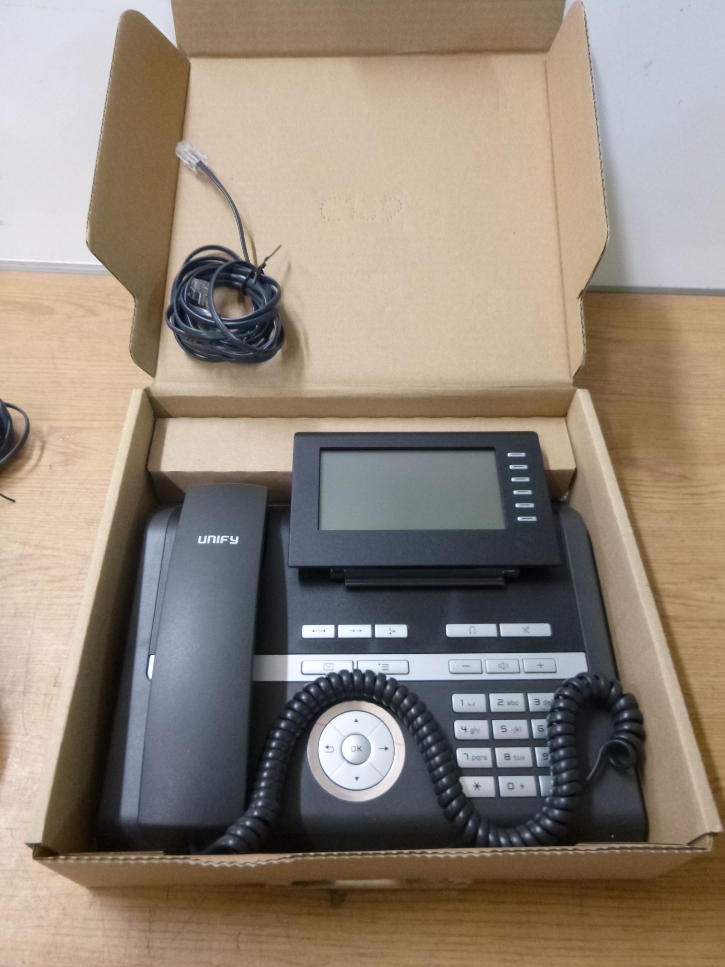 UNIFY OPENSTAGE 40 SIP TELEPHONE. LAVA. BOXED