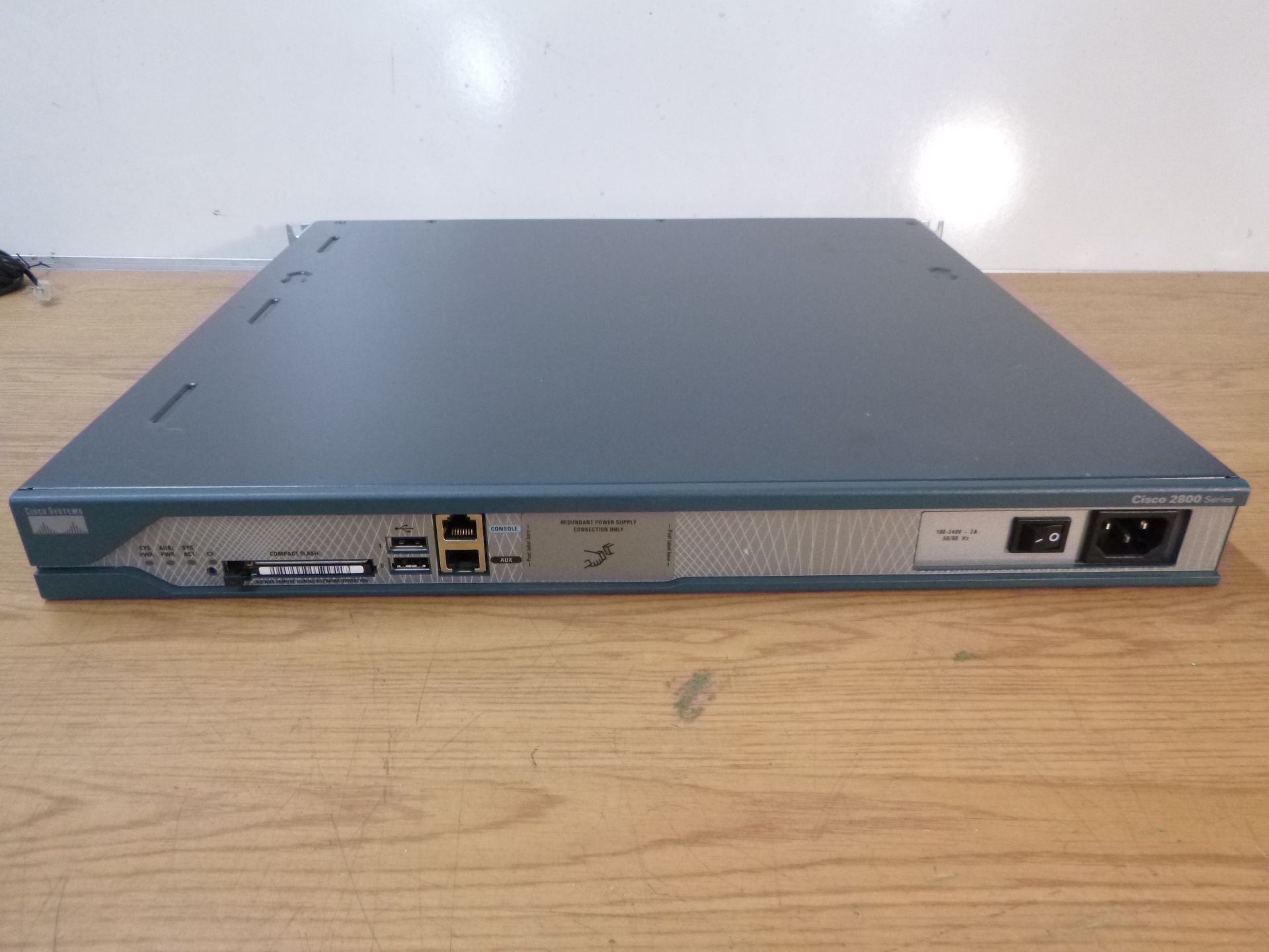 CISCO 2800 SERIES INTEGRATED SERVICES ROUTER. MODEL CISCO 2811 V06. WITH 2 X HWIC-2FE MODULES AND