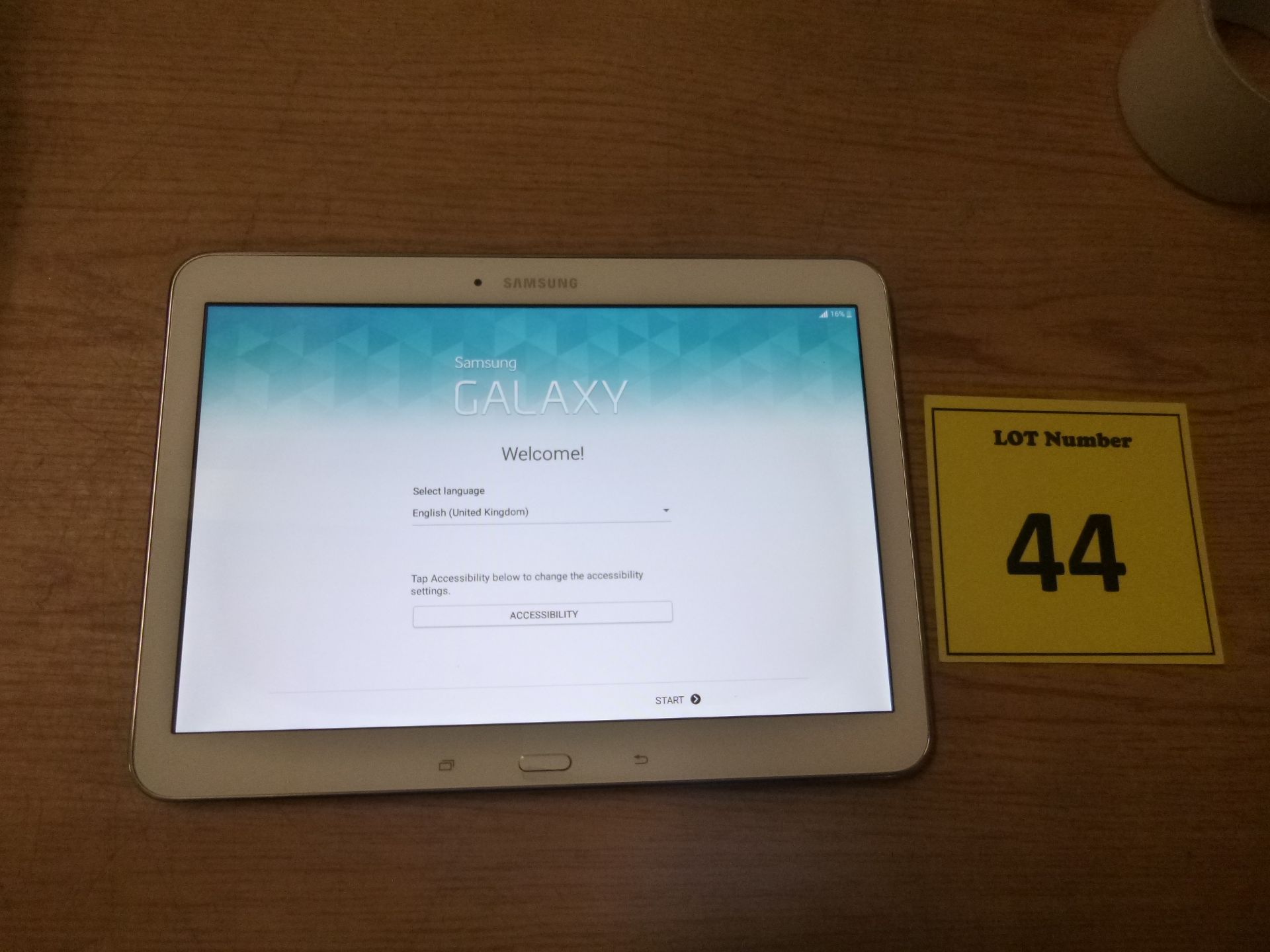 SAMSUNG GALAXY TAB 4 10.1" TABLET . 16GB MODEL SM-T535. WHITE