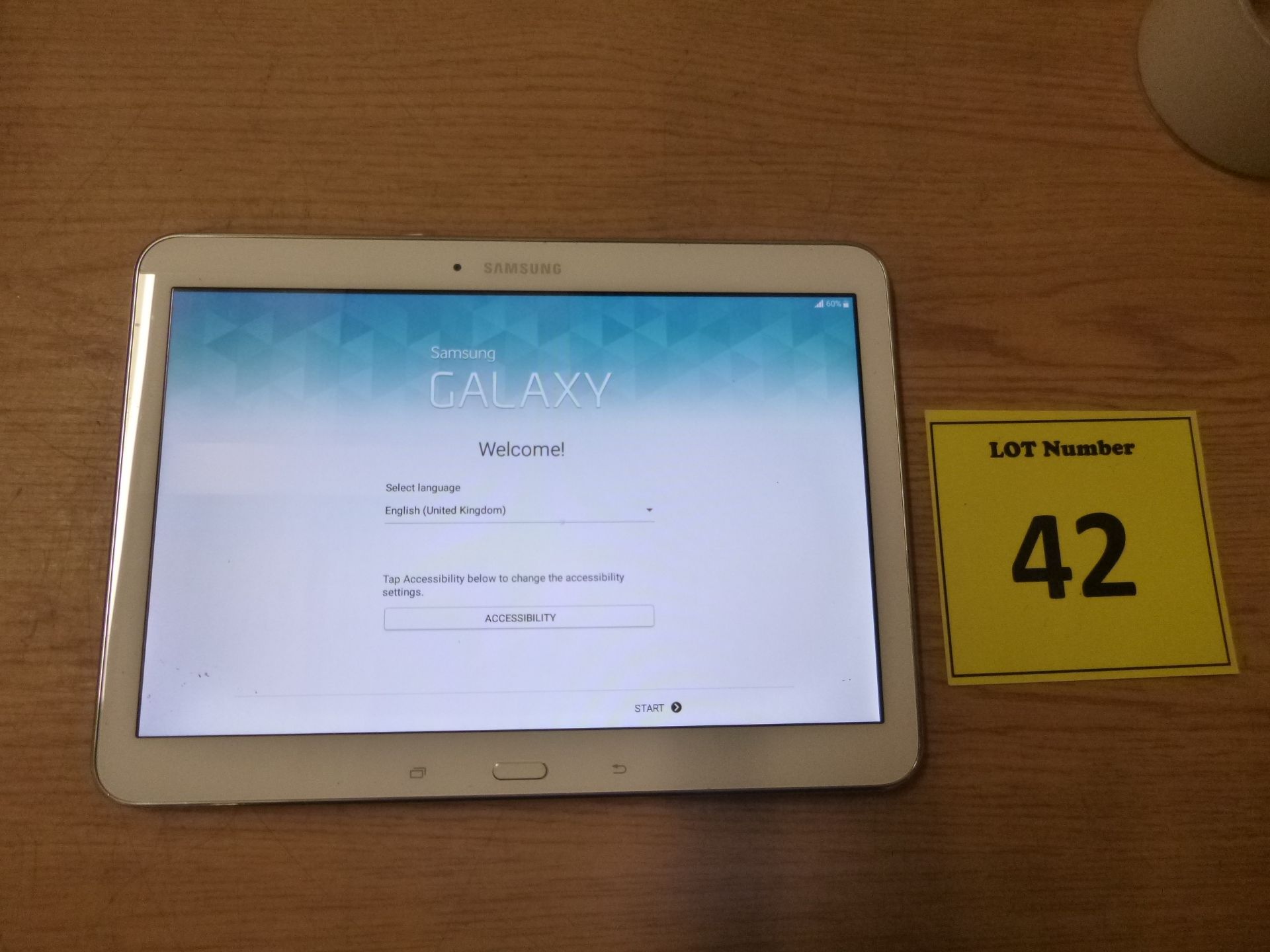 SAMSUNG GALAXY TAB 4 10.1" TABLET . 16GB MODEL SM-T535. WHITE