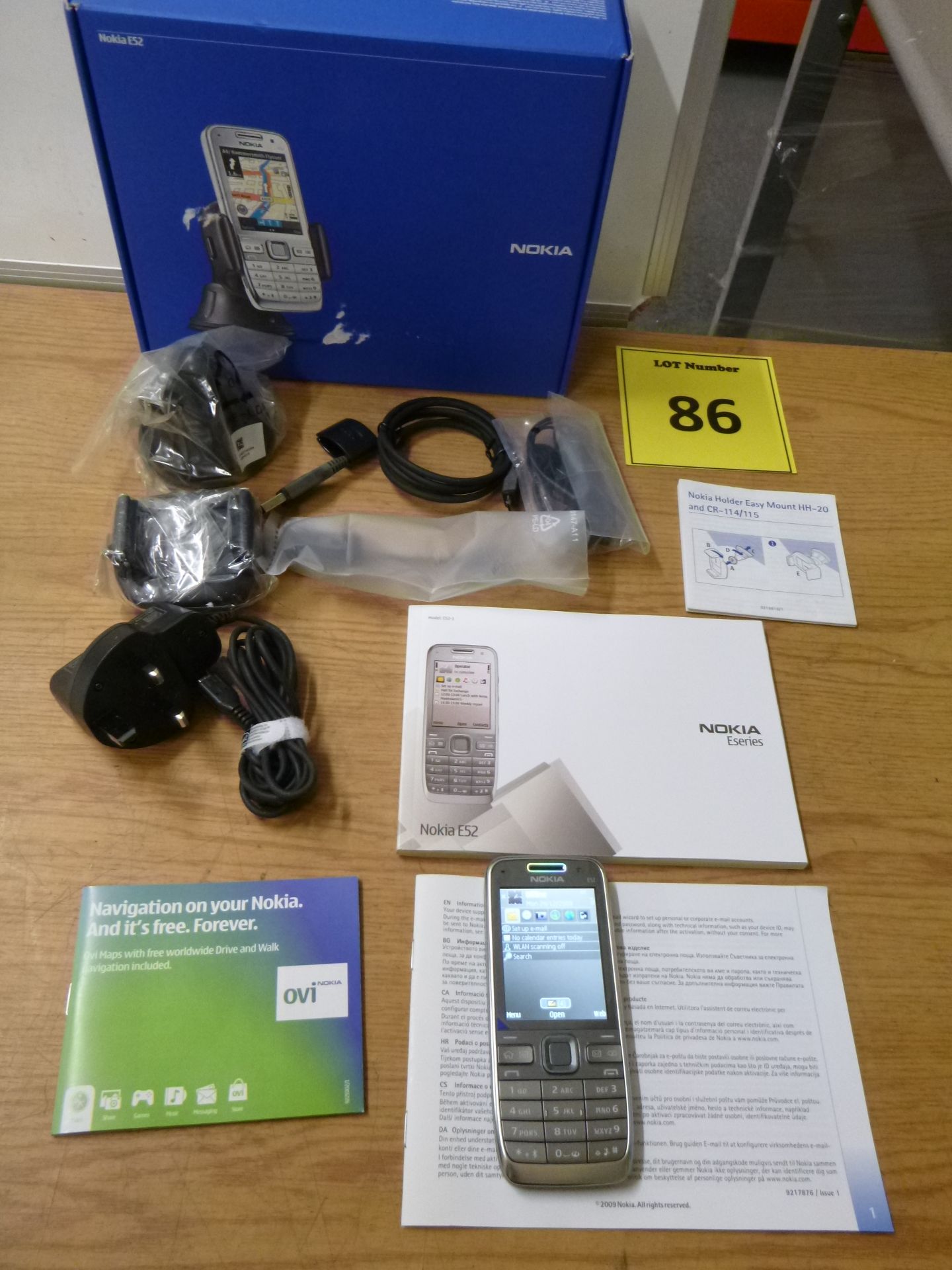 NOKIA E52-1 Metal VERSION MANUFACTURED IN FINLAND. BOXED WITH CHARGER, EARPHONES, CABLES,