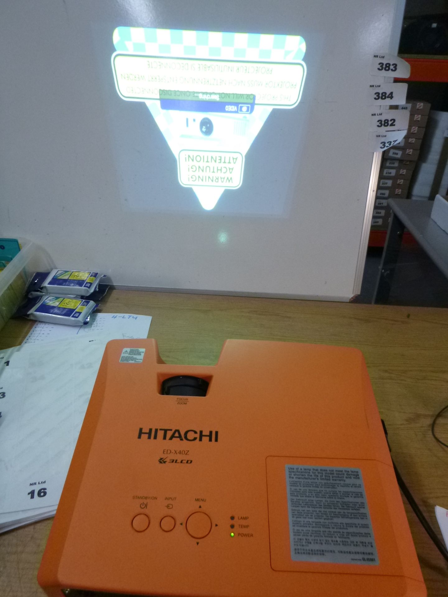 HITACHI ED-X40Z PROJECTOR. BRIGHT PROJECTED IMAGE. SHOWING 2235 LAMP HOURS