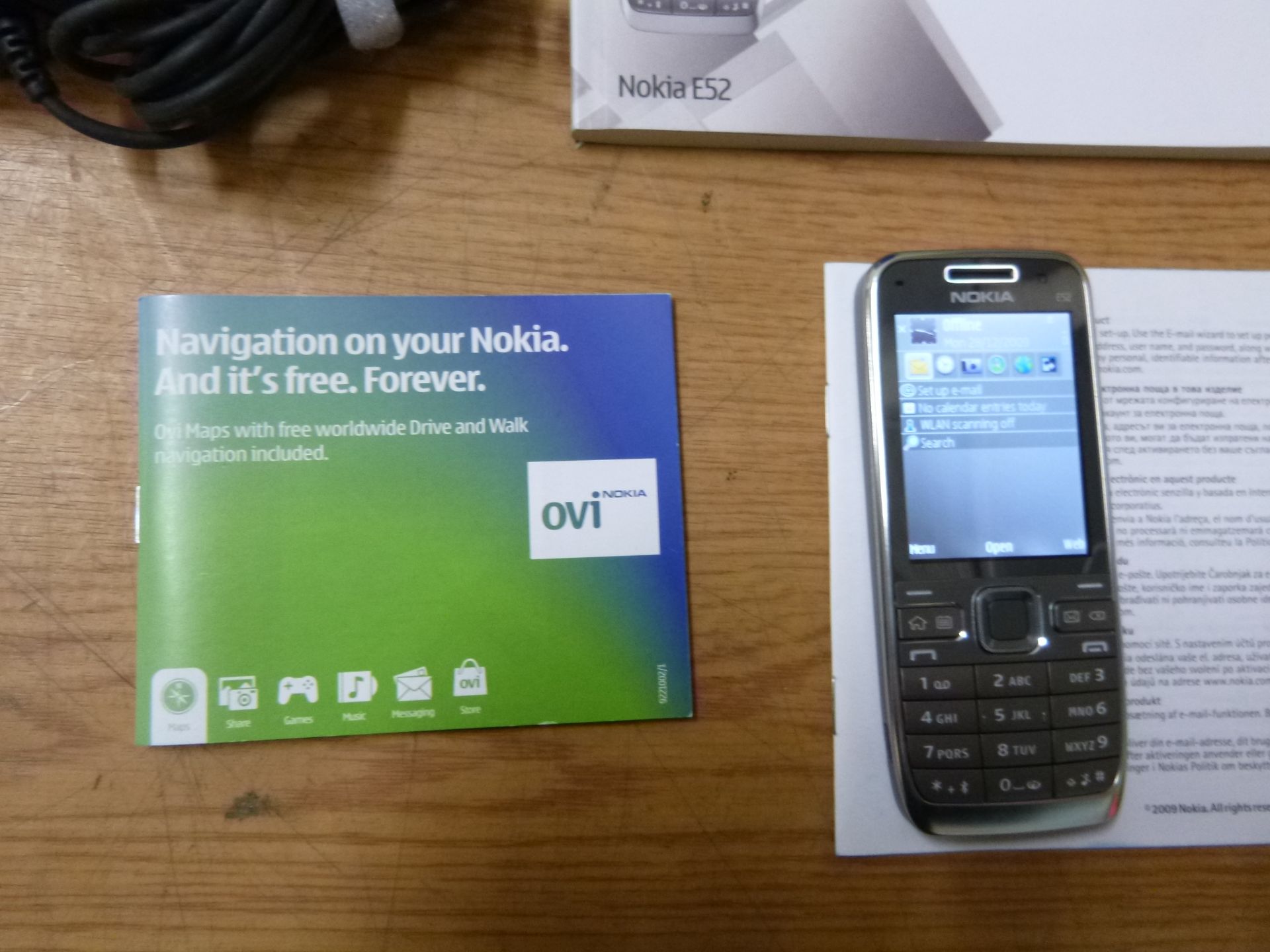 NOKIA E52-1 Metal VERSION MANUFACTURED IN FINLAND. BOXED WITH CHARGER, EARPHONES, CABLES, - Image 2 of 2