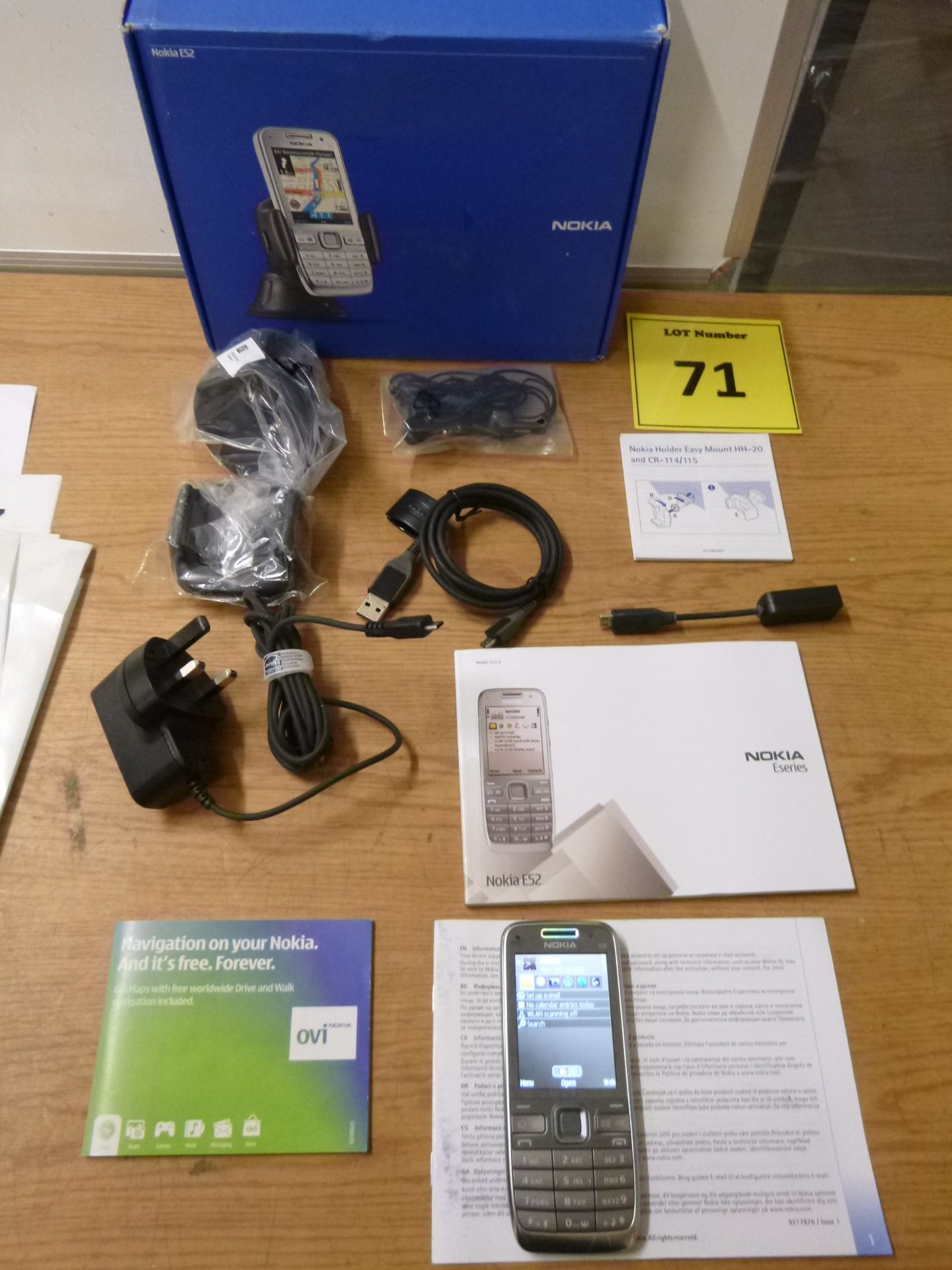 NOKIA E52-1 Metal VERSION MANUFACTURED IN FINLAND. BOXED WITH CHARGER, EARPHONES, CABLES,