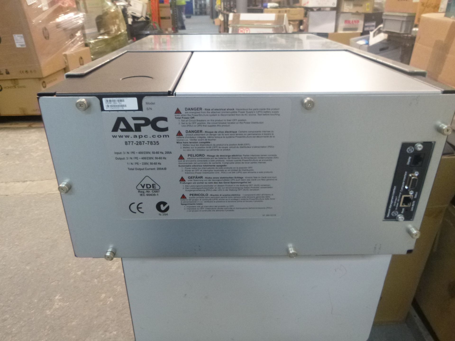 APC MODULAR POWER DISTRIBUTION UNIT. MODEL PDPM138H-5U. WITH NETWORK MANAGEMENT INTERFACE CARD. - Image 2 of 6