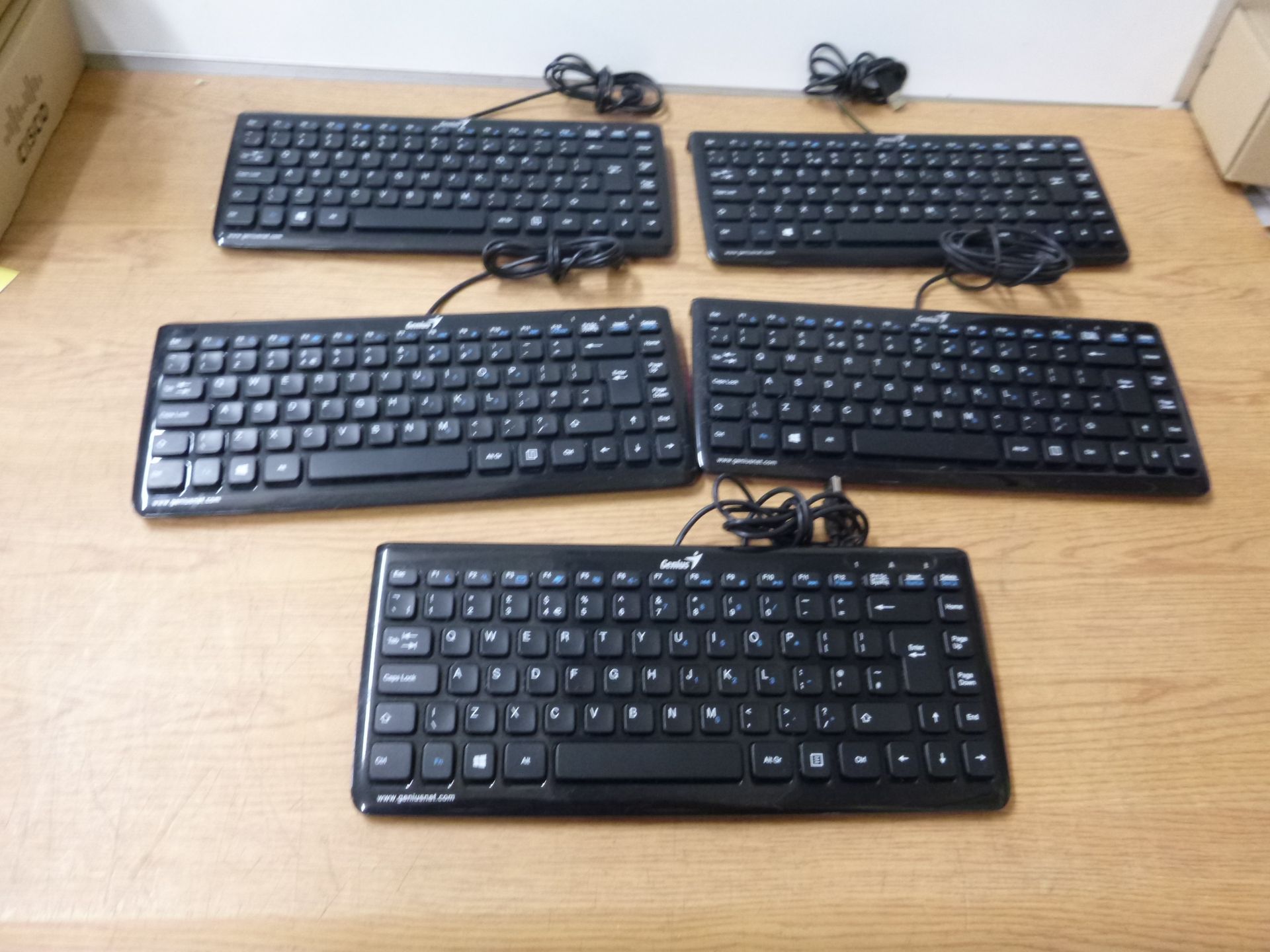 5 X GENIUS LUXMATE i200 SMALL USB KEYBOARDS