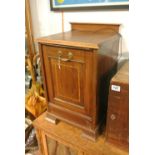 FURNITURE/ HOME - An antique inlaid sewing box/ ca