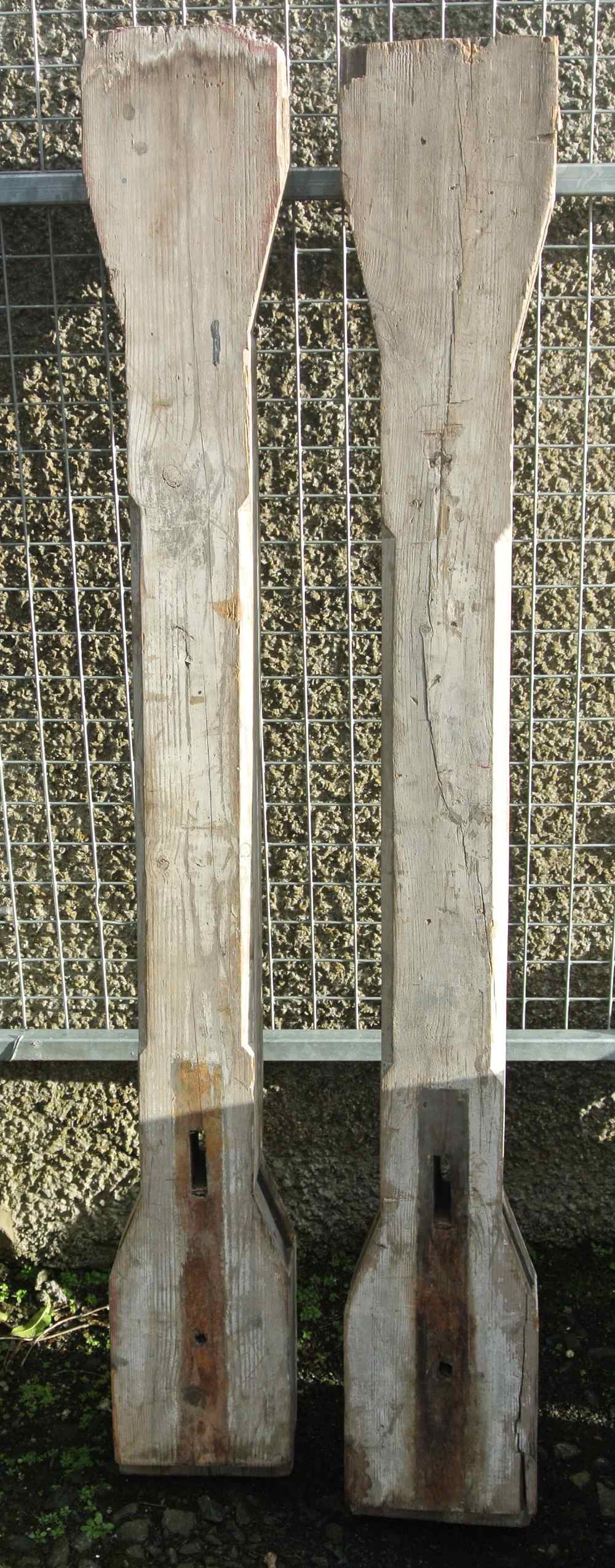 COLLECTABLES - A pair of 2 antique pitch pine beam