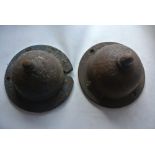 COLLECTABLES - A collection of 2 various cast iron