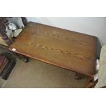 FURNITURE/ HOME - A vintage oak coffee table, meas