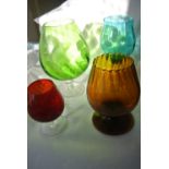 CERAMICS/ GLASS - A collection of 4 various sized