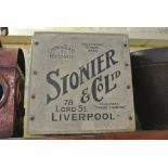 COLLECTABLES - A vintage / antique packaging box,