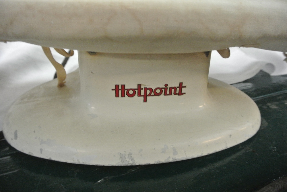 COLLECTABLES - A vintage Hotpoint table top iron p - Image 3 of 4