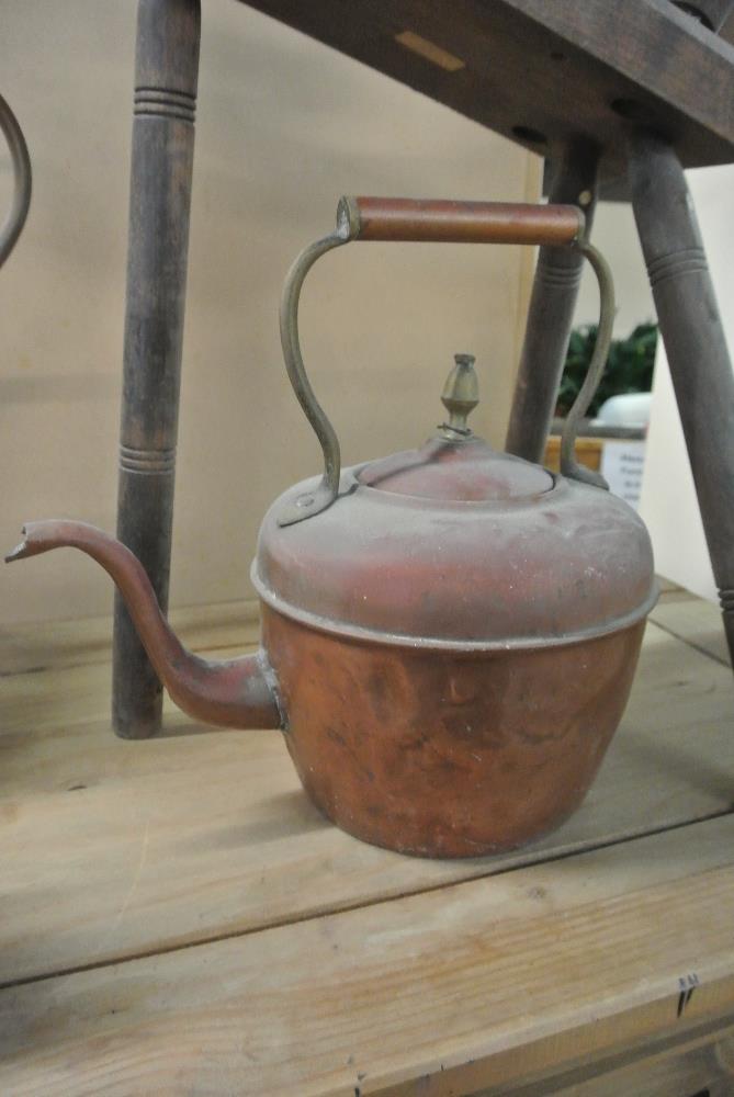 COLLECTABLES - A vintage/ antique copper kettle.