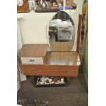 FURNITURE/ HOME - A vintage/ retro dressing table