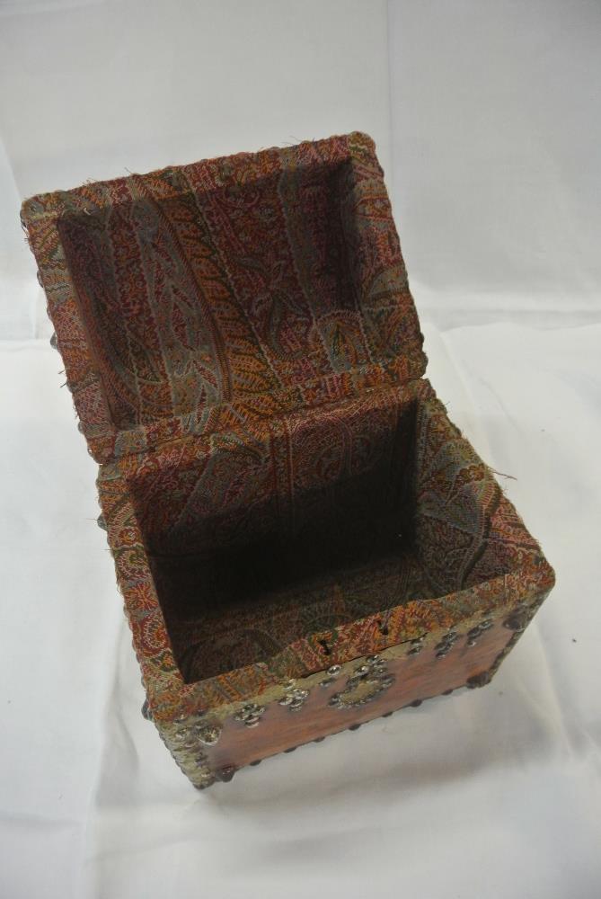 COLLECTABLES - A small leather bound trinket box. - Image 2 of 2