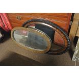 FURNITURE/ HOME - A set of 2 antique framed oval m