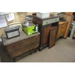 FURNITURE/ HOME - A vintage/ retro chest of drawer