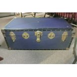 COLLECTABLES - A large vintage/ antique blue steam