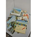 COLLECTABLES - A collection of various postcards t