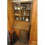 FURNITURE/ HOME - An oak secrataire bookcase with