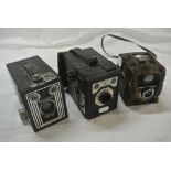 COLLECTABLES - A collection of 3 vintage cameras t