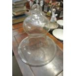 COLLECTABLES - An antique glass oil lamp bell 'soo