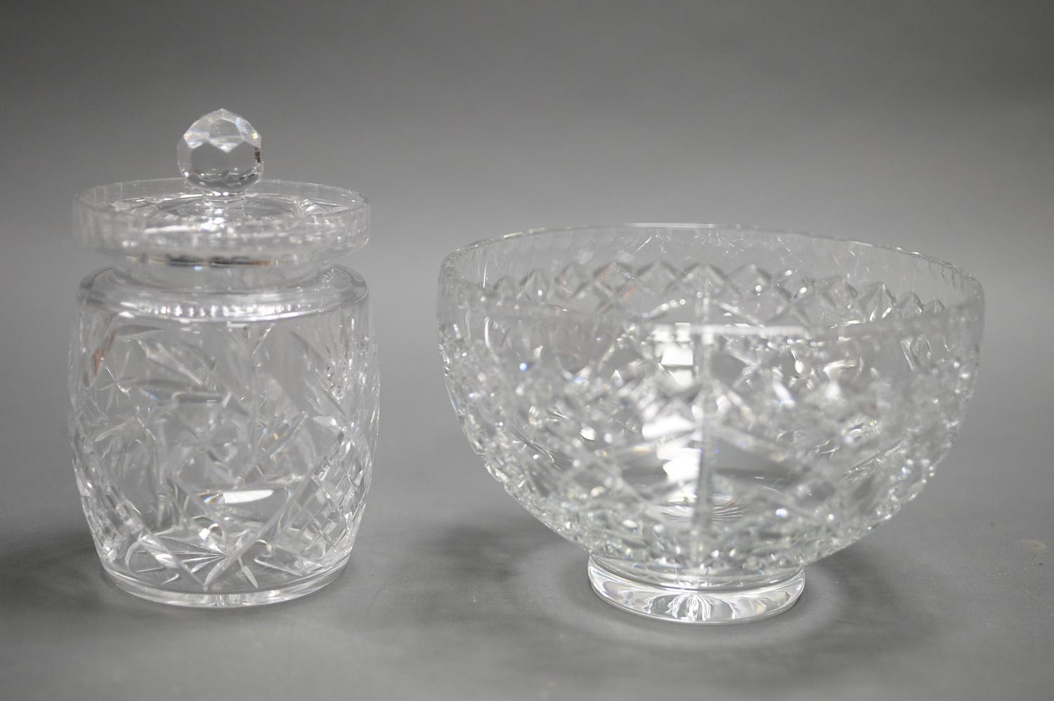 A COLLECTION OF FIVE PIECES OF GOOD QUALITY CRYSTAL, INCLUDING THREE DECANTERS - Image 2 of 3