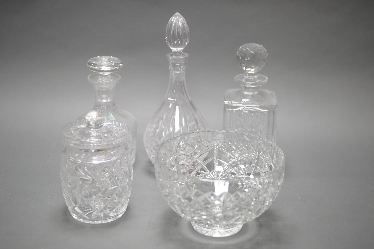 A COLLECTION OF FIVE PIECES OF GOOD QUALITY CRYSTAL, INCLUDING THREE DECANTERS