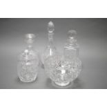 A COLLECTION OF FIVE PIECES OF GOOD QUALITY CRYSTAL, INCLUDING THREE DECANTERS