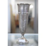 A STERLING SILVER FLUTED VASE BY WILLIAM HUTTON AND SONS, HALLMARKED SHEFFIELD, 1904. WEIGHT CIRCA